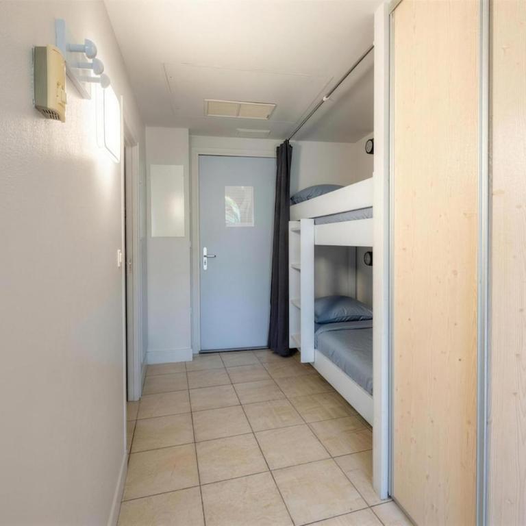 Apartment - Beachfront - Swimming pool - Garage - Tennis - One-Bedroom Apartment - 9