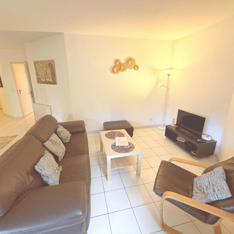 Soleil de Montpellier, Clim, Piscine et Pkg Privé - Appartement 2 Chambres - 35