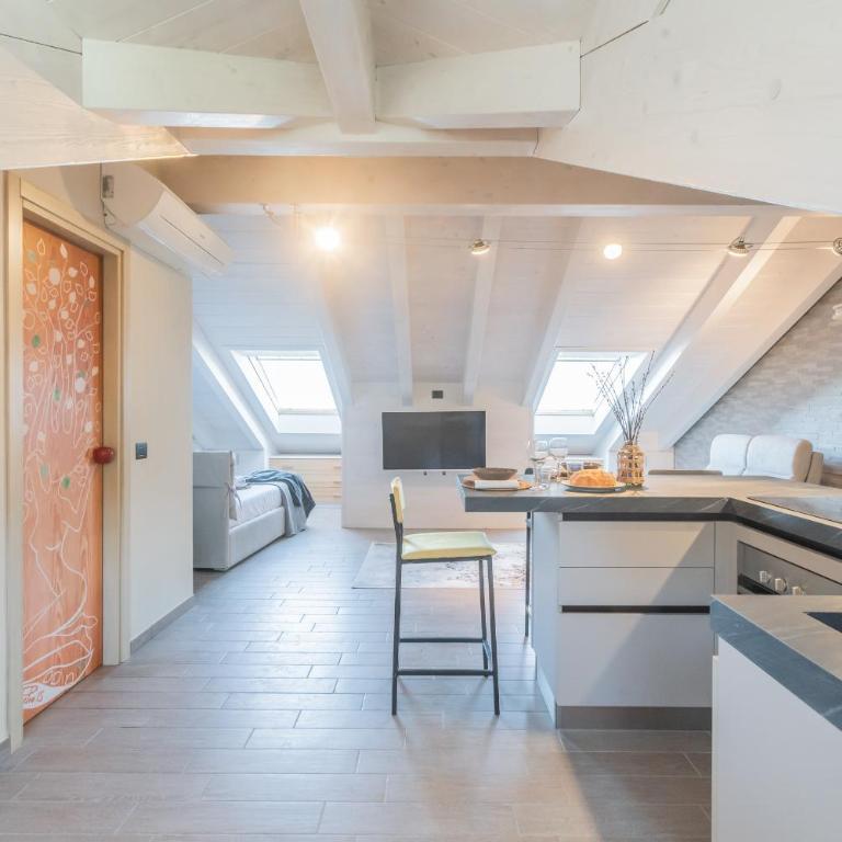 Bellagio Prestige Loft by Rent All Como - Apartment - 14