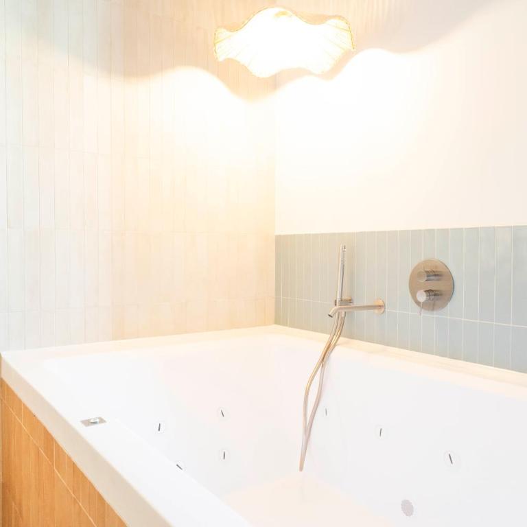 La Casa del Porto - King Room with Spa Bath - 38
