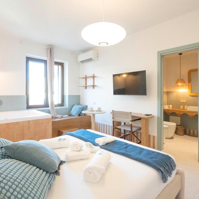 La Casa del Porto - King Room with Spa Bath - 10