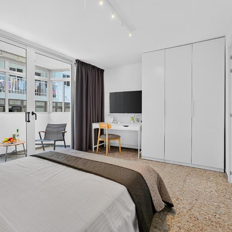 AzureBalcony NewlyRenovated 1stFloor LosCristianos - Apartamento con balcón - 1