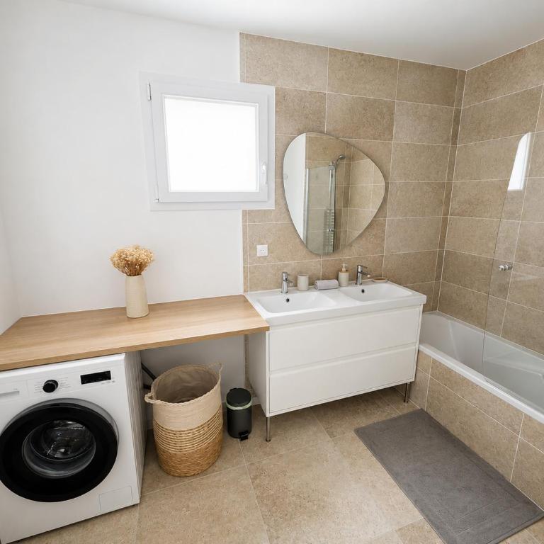 82m2 apartment 6 people terrace air conditioning parking - Two-Bedroom Apartment - 6