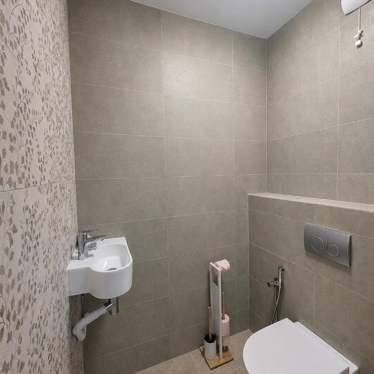 82m2 apartment 6 people terrace air conditioning parking - Two-Bedroom Apartment - 44
