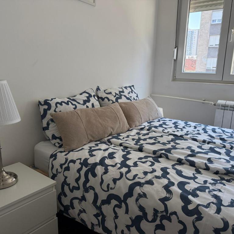 Central Suite - One-Bedroom Apartment - 3