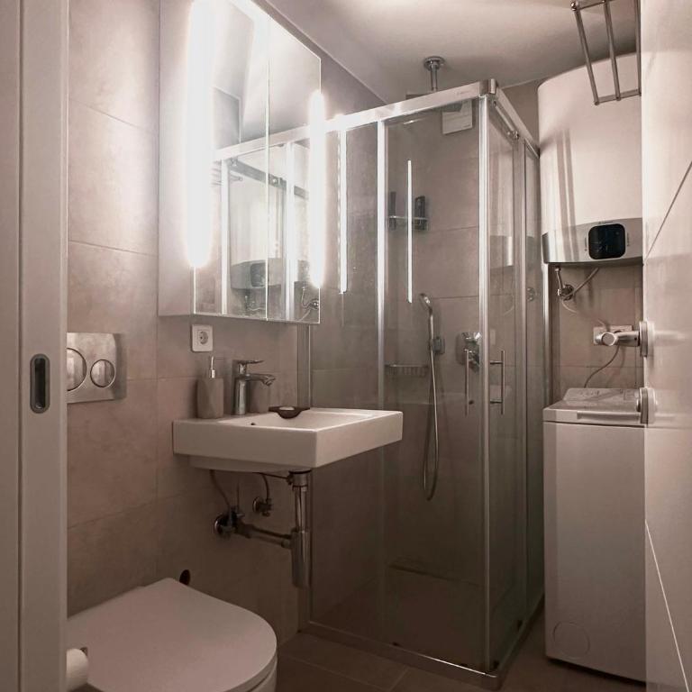 Central Suite - One-Bedroom Apartment - 7