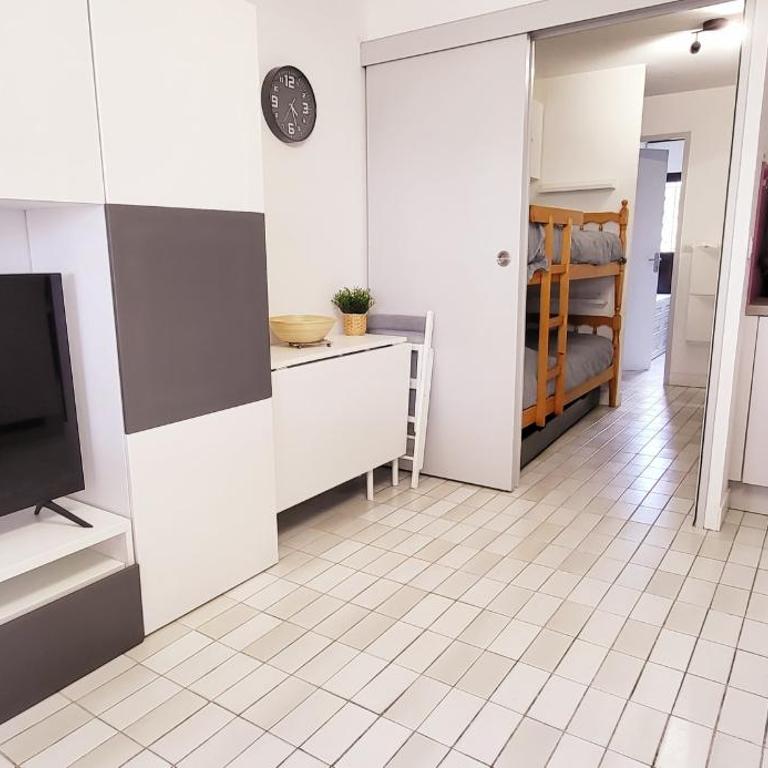 Un Jardin à 200m Plage et Commerces - Apartment - 4