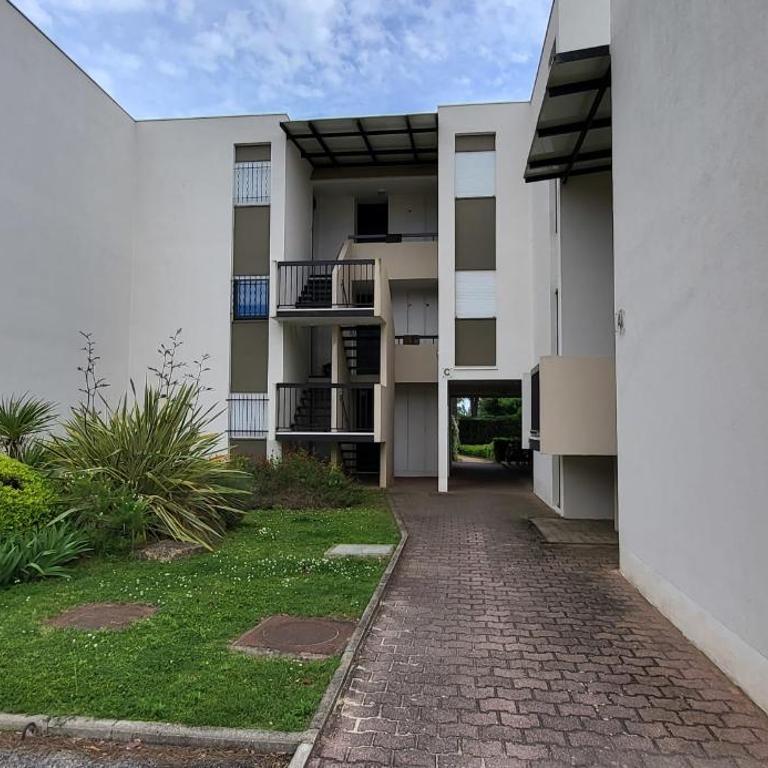 Un Jardin à 200m Plage et Commerces - Apartment - 25