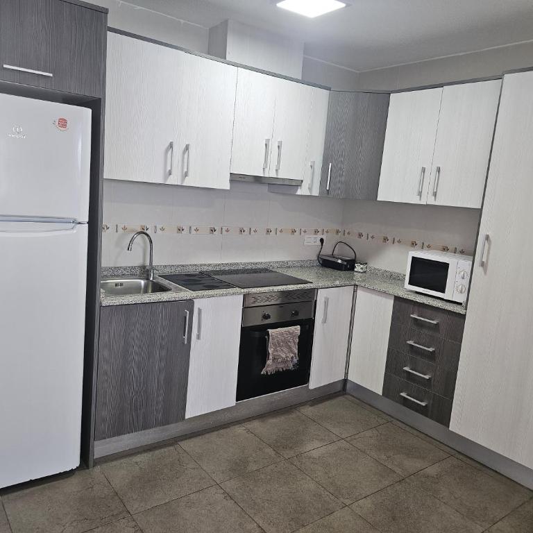 Arenales Beach Front 67 - One-Bedroom Apartment - 16