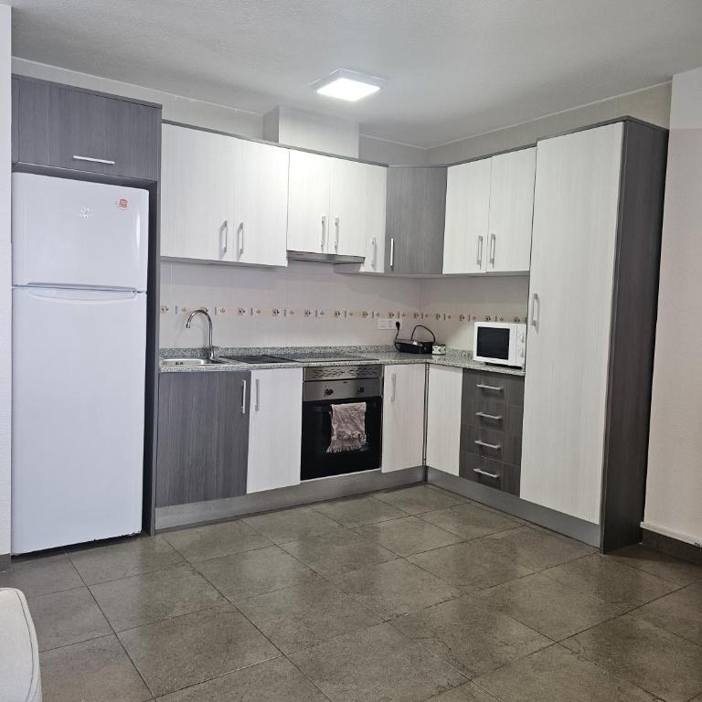 Arenales Beach Front 67 - One-Bedroom Apartment - 36