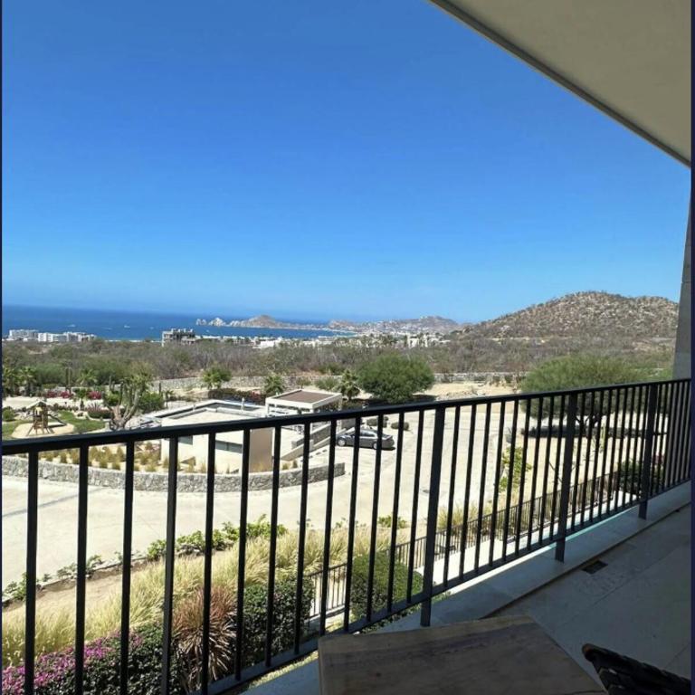Beautiful 2-Bedroom Apartment with Arch & Ocean Views - One-Bedroom Apartment - 1