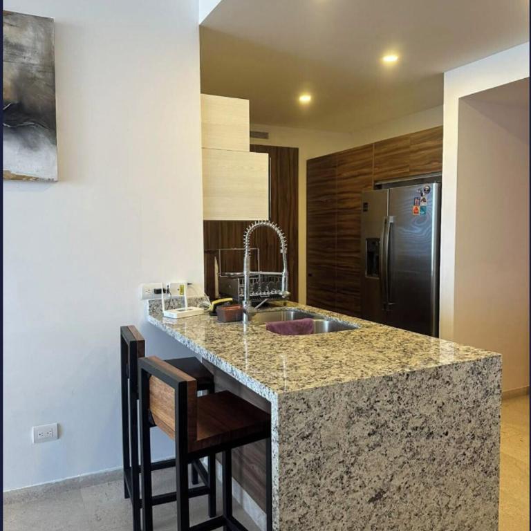 Beautiful 2-Bedroom Apartment with Arch & Ocean Views - One-Bedroom Apartment - 3
