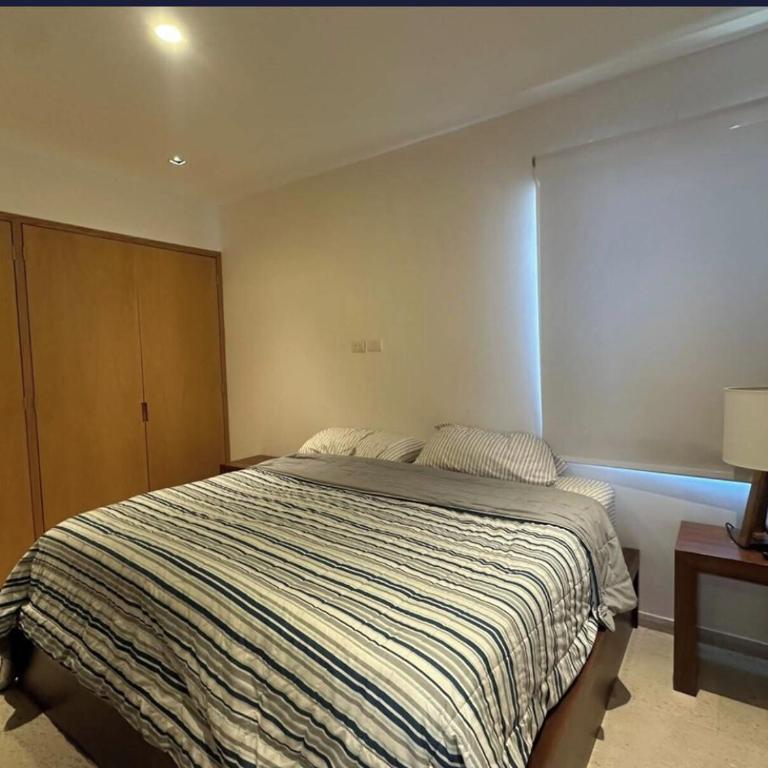 Beautiful 2-Bedroom Apartment with Arch & Ocean Views - One-Bedroom Apartment - 5