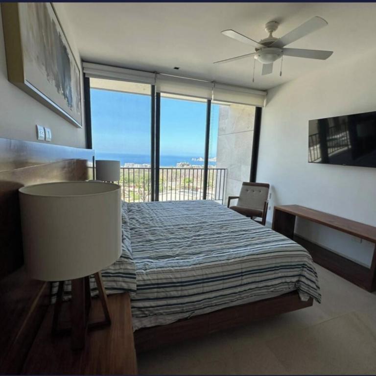 Beautiful 2-Bedroom Apartment with Arch & Ocean Views - One-Bedroom Apartment - 12