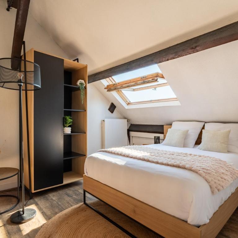 Duplex de charme dans un Cloître historique Parking privé - Appartement 2 Chambres - Vue sur Ville - 4