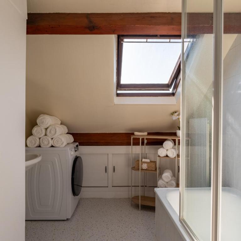 Duplex de charme dans un Cloître historique Parking privé - Appartement 2 Chambres - Vue sur Ville - 10