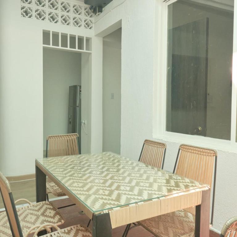 M12. Casa Amplia para Grupos con Gran Zona Exterior - Five-Bedroom House - 50