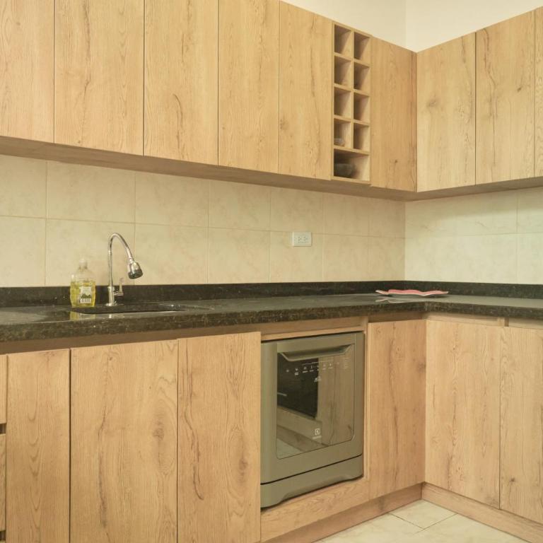 M12. Casa Amplia para Grupos con Gran Zona Exterior - Five-Bedroom House - 55