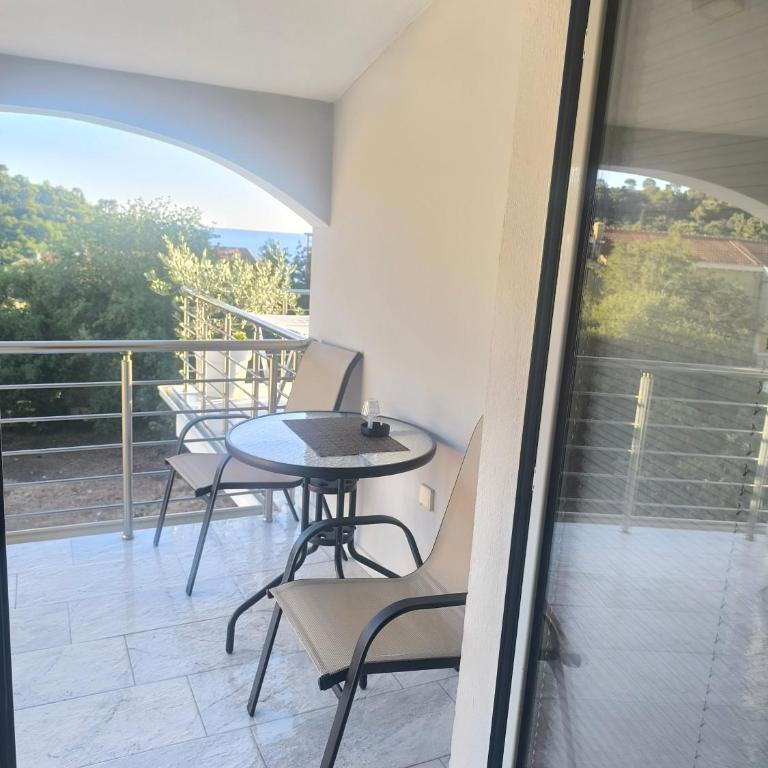 Studio apartmani AHUS - Double Room with Balcony and Sea View - 4