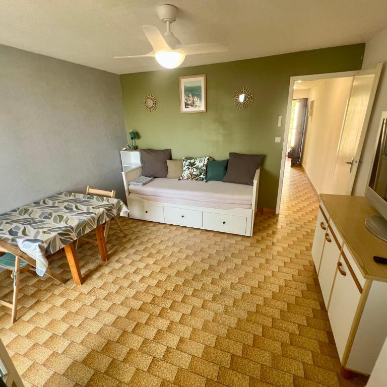 C19 Saint Loup - One-Bedroom Apartment - 2