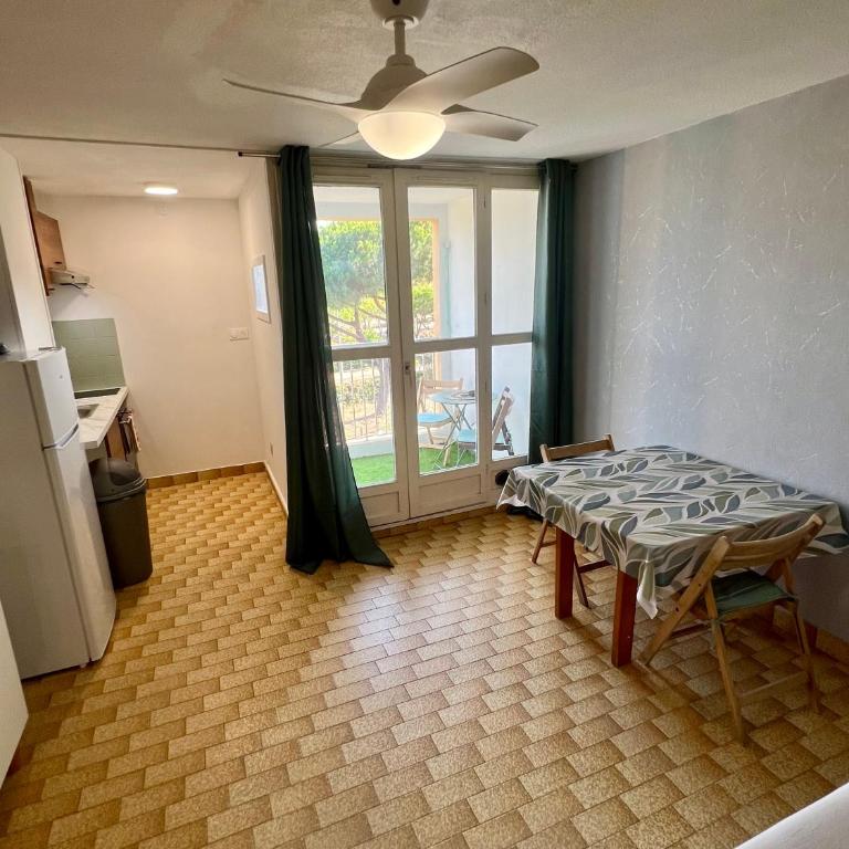 C19 Saint Loup - One-Bedroom Apartment - 13