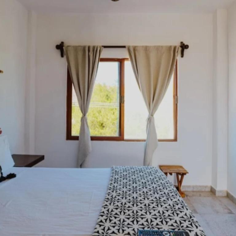 Paseo Kuka by ÓOL Hotels - Habitación Deluxe con cama extragrande - 4