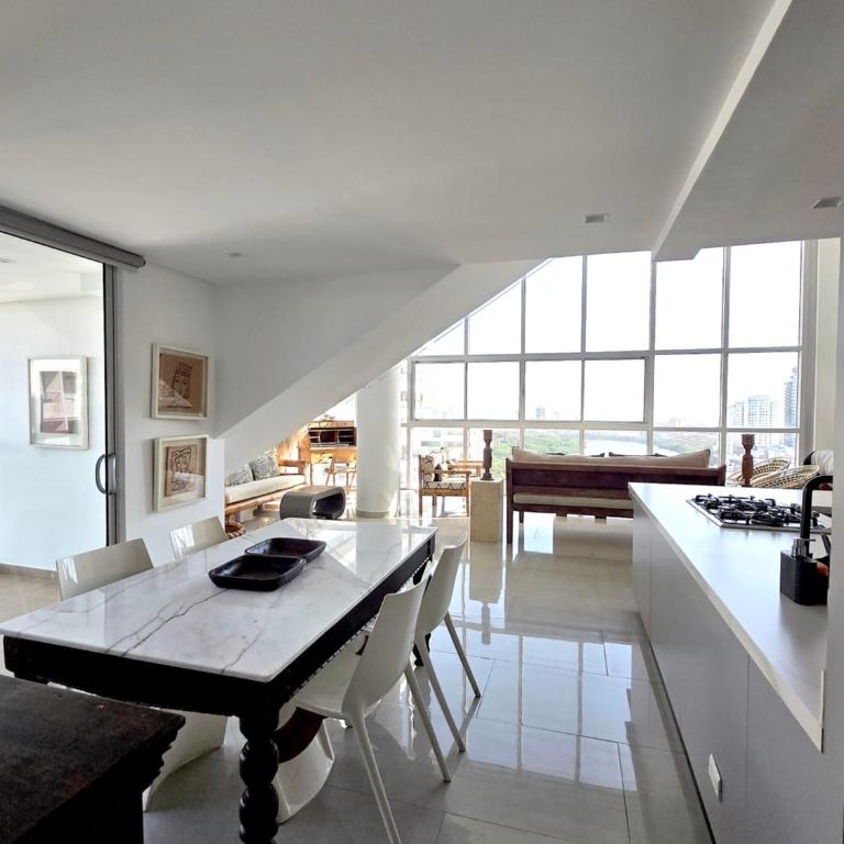 Duplex con Encanto Vista al Mar y Centro Historico - Two-Bedroom Apartment - 34