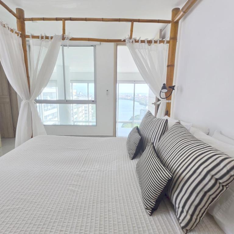 Duplex con Encanto Vista al Mar y Centro Historico - Two-Bedroom Apartment - 28