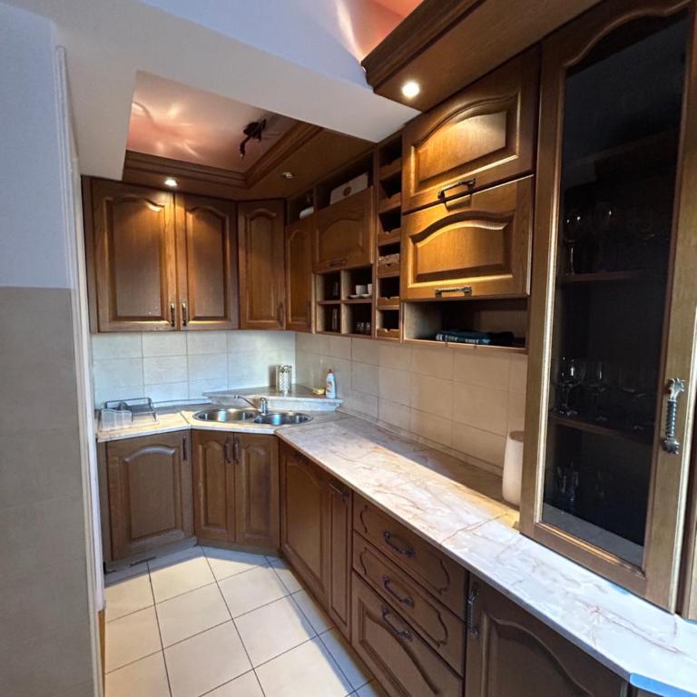 KT Apartment City Centar - Apartment mit 3 Schlafzimmern und Balkon - 15
