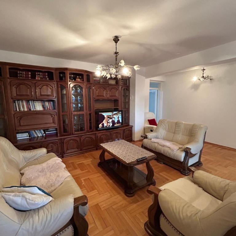 KT Apartment City Centar - Apartment mit 3 Schlafzimmern und Balkon - 18