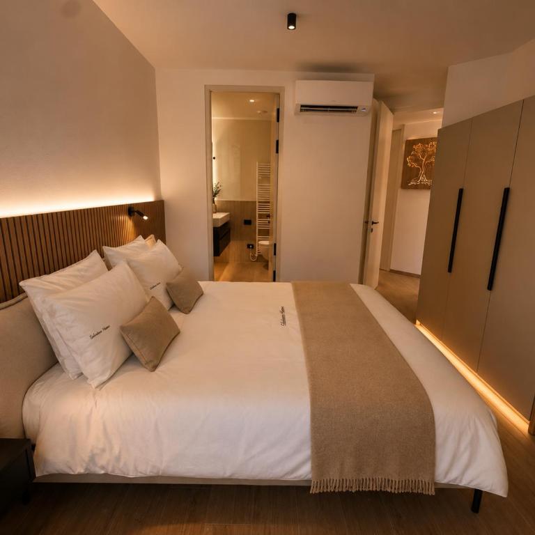 SalvatoreHomes - Casa Jasmina - Ultra Luxury Apartment in the Heart of Bardolino with Dream Garden & Direct Infinity Pool Access - Apartment mit 2 Schlafzimmern und Poolblick - 9