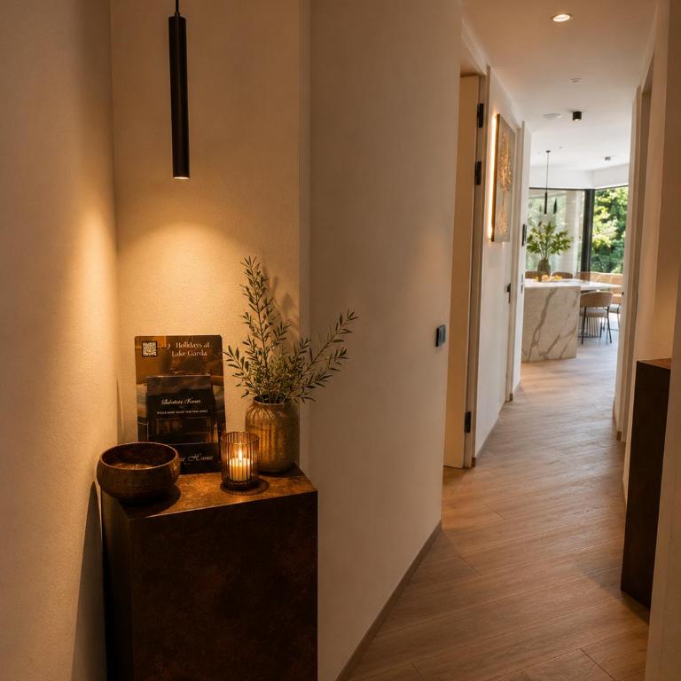 SalvatoreHomes - Casa Jasmina - Ultra Luxury Apartment in the Heart of Bardolino with Dream Garden & Direct Infinity Pool Access - Apartment mit 2 Schlafzimmern und Poolblick - 21