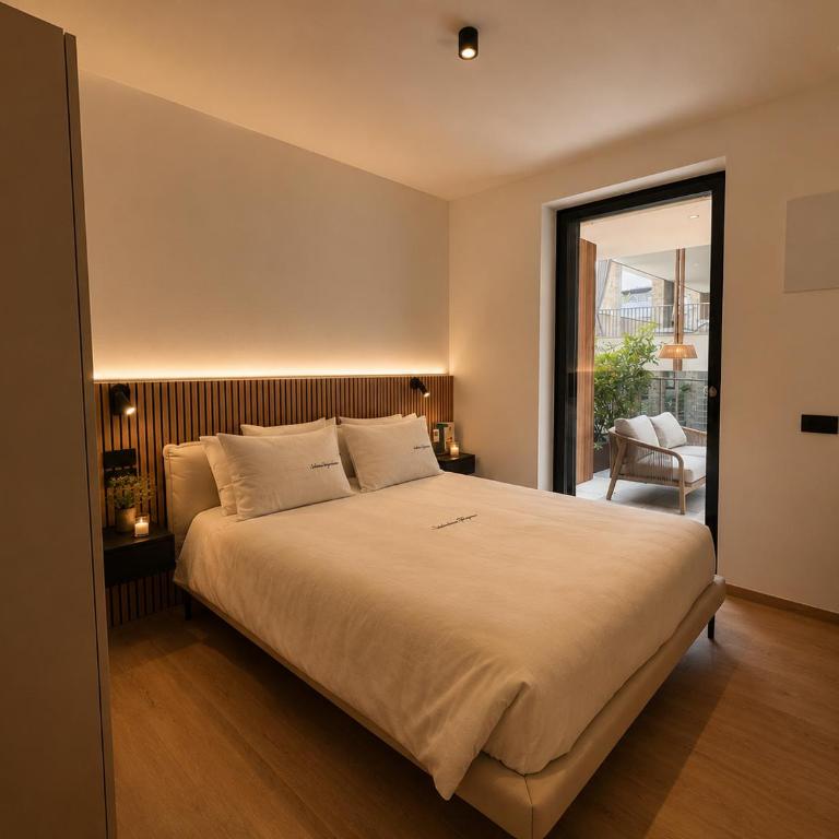 SalvatoreHomes - Casa Jasmina - Ultra Luxury Apartment in the Heart of Bardolino with Dream Garden & Direct Infinity Pool Access - Apartment mit 2 Schlafzimmern und Poolblick - 12