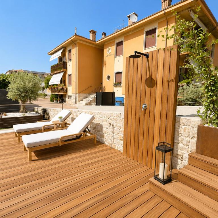 SalvatoreHomes - Casa Jasmina - Ultra Luxury Apartment in the Heart of Bardolino with Dream Garden & Direct Infinity Pool Access - Apartment mit 2 Schlafzimmern und Poolblick - 17