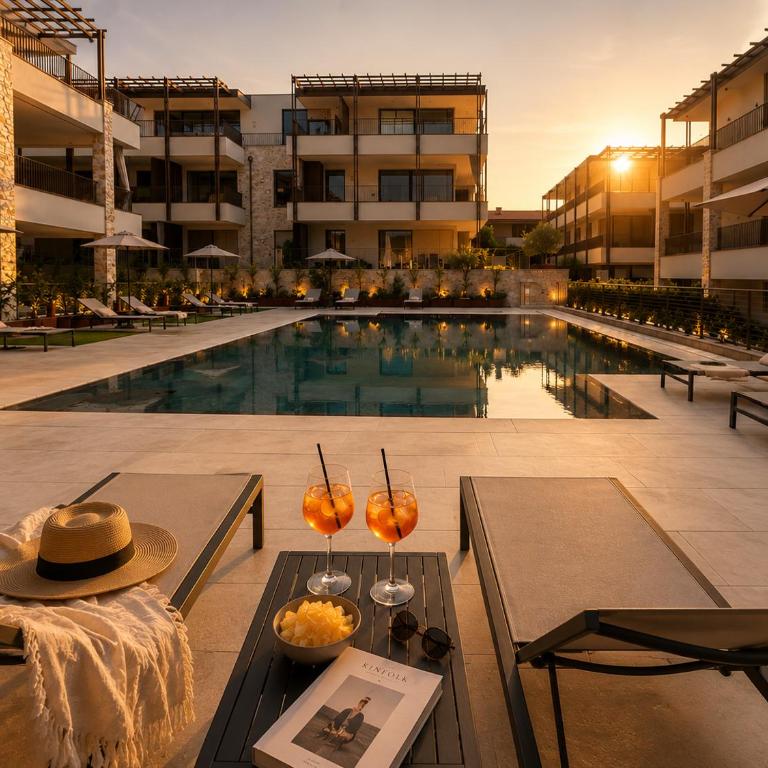SalvatoreHomes - Casa Jasmina - Ultra Luxury Apartment in the Heart of Bardolino with Dream Garden & Direct Infinity Pool Access - Apartment mit 2 Schlafzimmern und Poolblick - 3