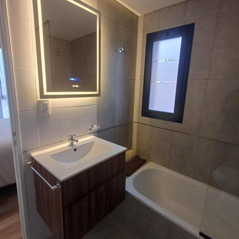 Bonhomía Torre Quartz - Estudio Deluxe con cama grande - 12