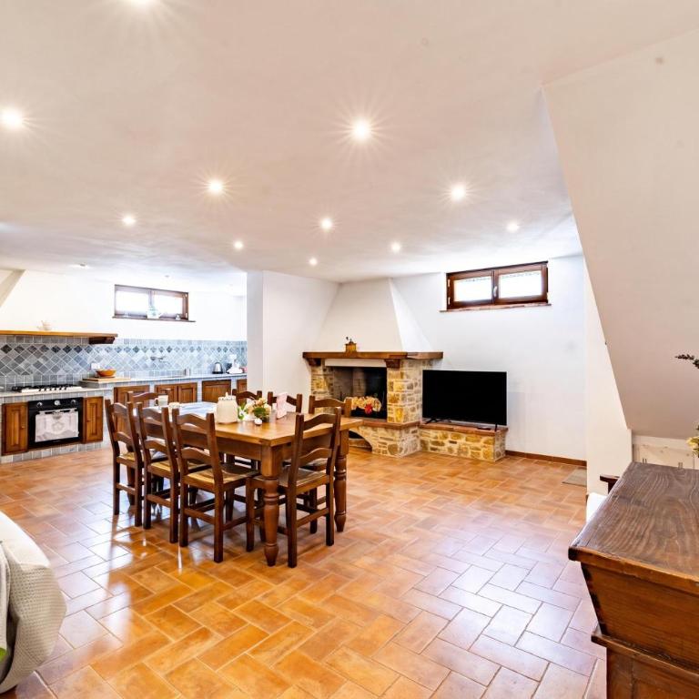 Villa Vittoriano - Tuscan Villa for 7 with Jacuzzi - Happy Rentals - Villa mit Gartenblick - 17