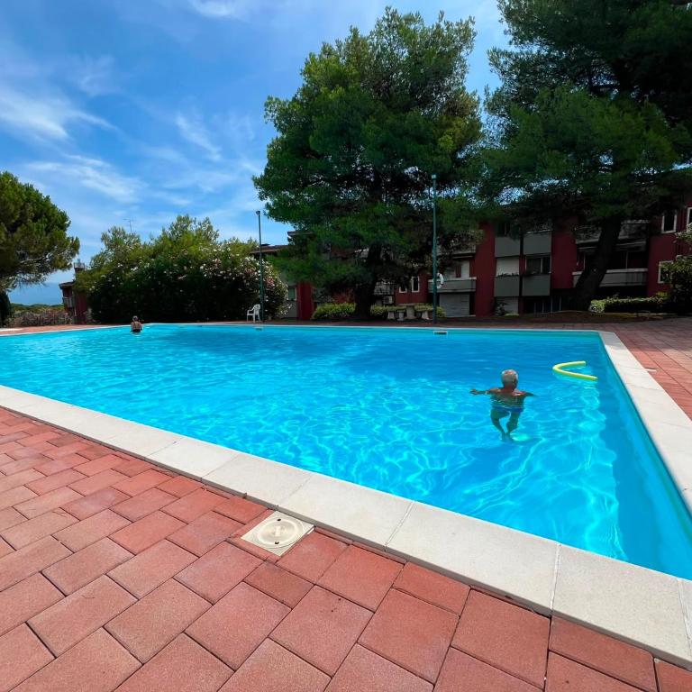 Attico -Skyline- Desenzano - Vista Lago e Piscina - Appartamento con 2 Camere da Letto e con Piscina Privata - 28
