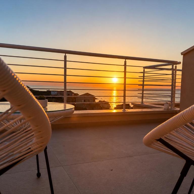 Astra - Exclusive Rooms - Camera Matrimoniale Deluxe con Balcone e Vista Mare - 3