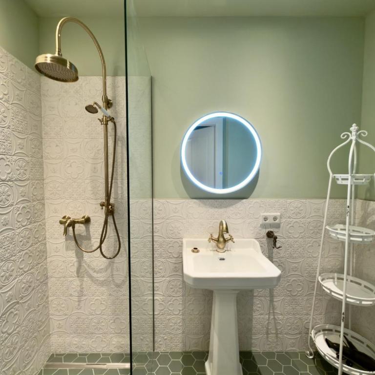 Villa Wickenburg - Studio Apartment with Balcony - 7