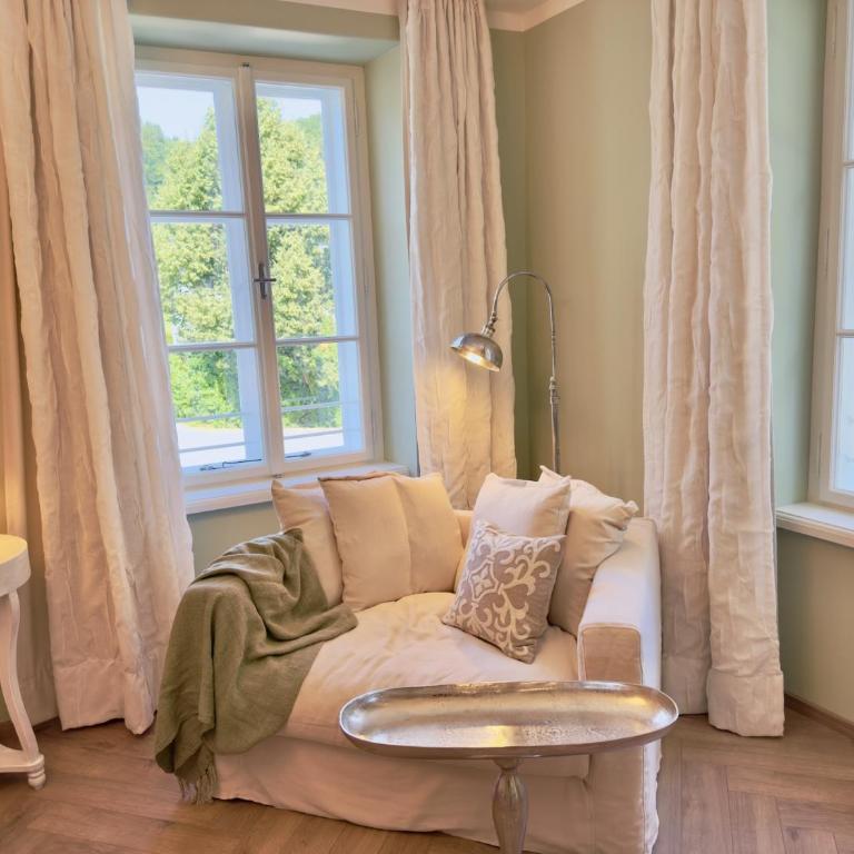 Villa Wickenburg - Studio Apartment with Balcony - 11