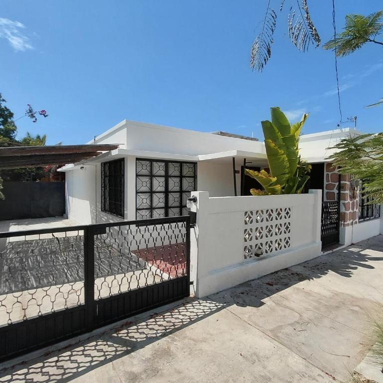 Casona Vintage con encanto histórico y Patio de Arte en el Centro - Casa de 3 dormitorios - 1
