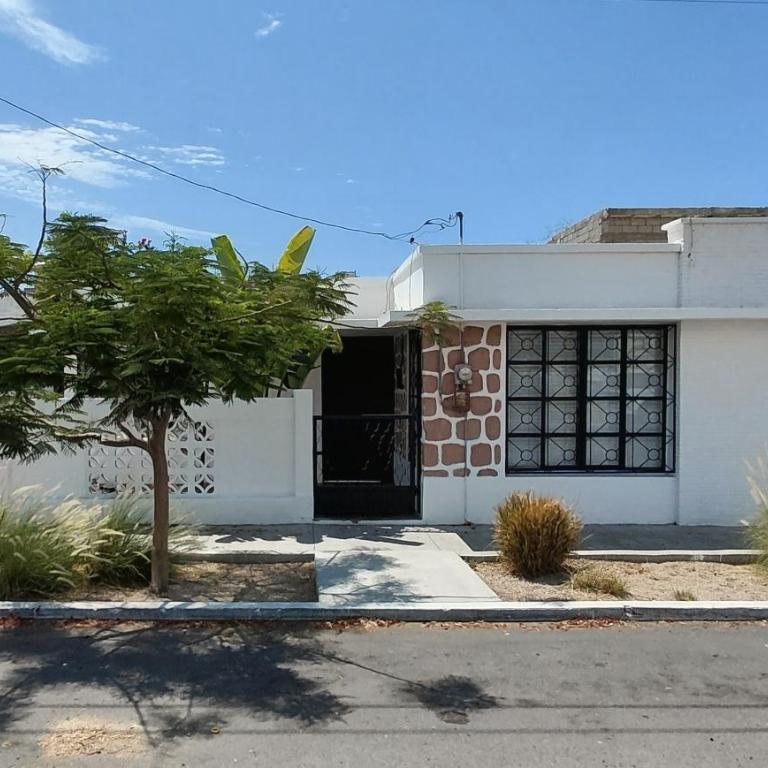 Casona Vintage con encanto histórico y Patio de Arte en el Centro - Casa de 3 dormitorios - 2