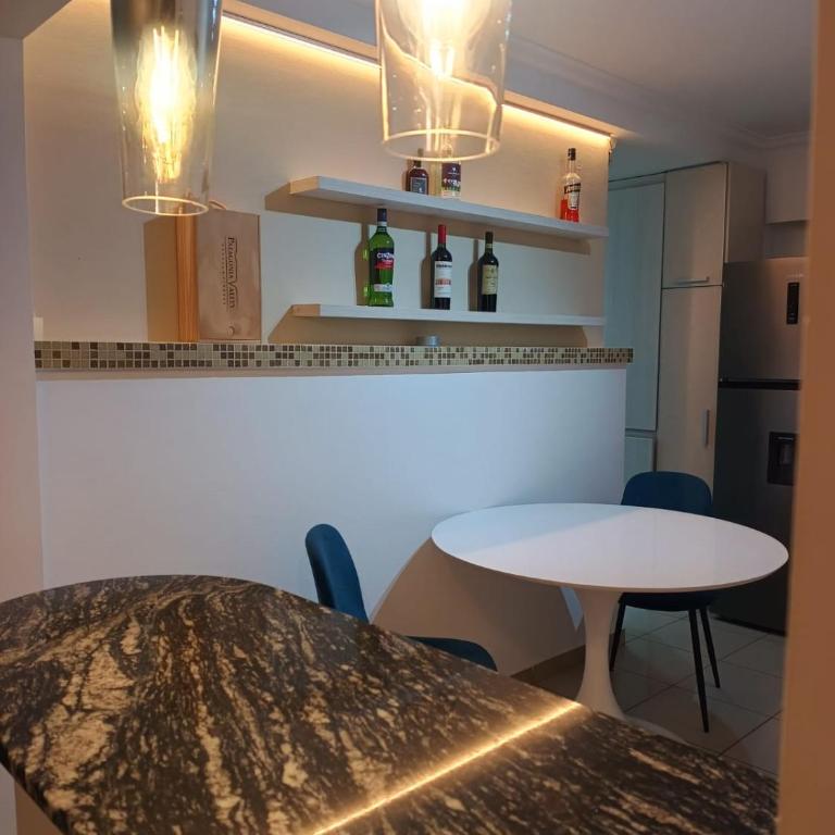 Departamento confortable en la Ciudad de Neuquén - Two-Bedroom Apartment - 3