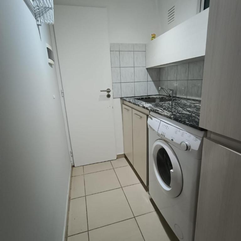 Departamento confortable en la Ciudad de Neuquén - Two-Bedroom Apartment - 8