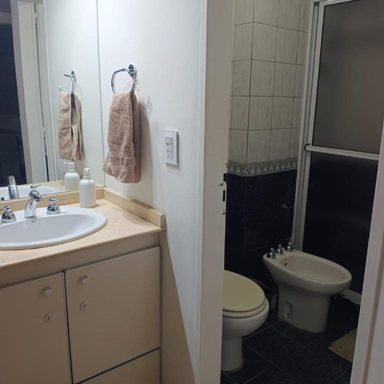 Departamento confortable en la Ciudad de Neuquén - Two-Bedroom Apartment - 14