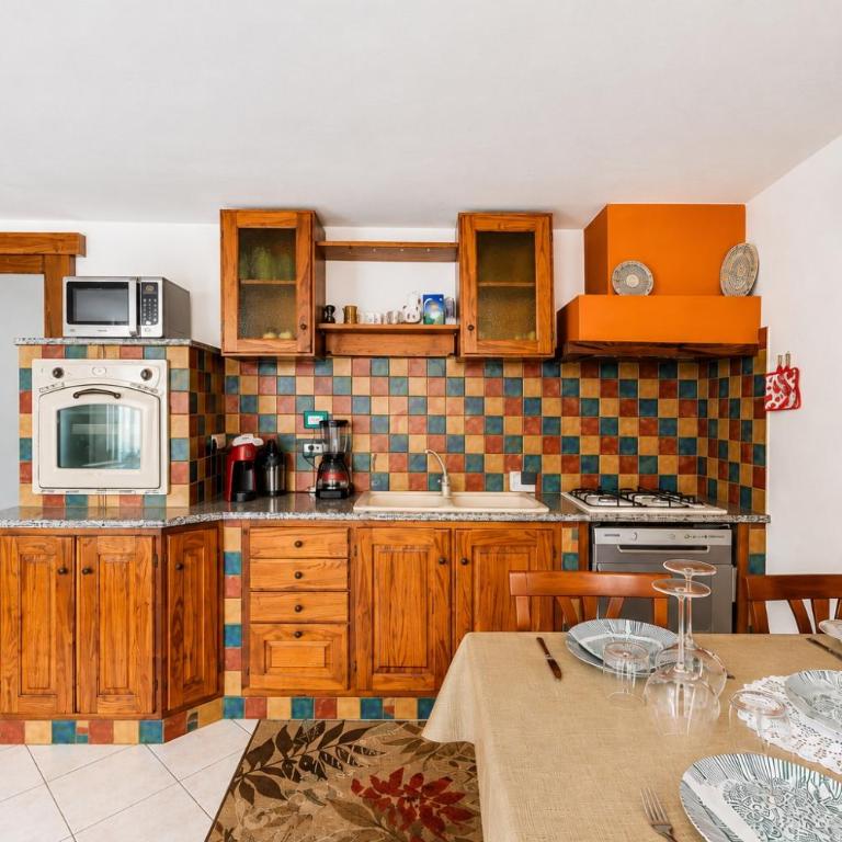 Castelsardo Central Apartment - Two-Bedroom Apartment - 4