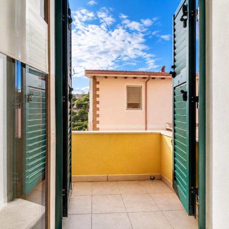 Castelsardo Central Apartment - Two-Bedroom Apartment - 12