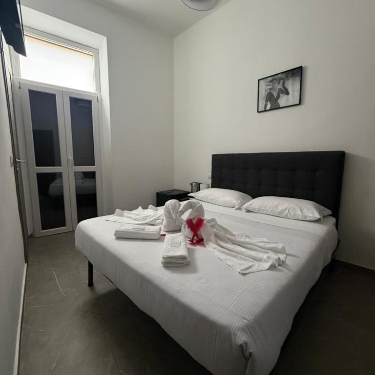 Palazzo Oliveto - Queen Room with Garden View - 10