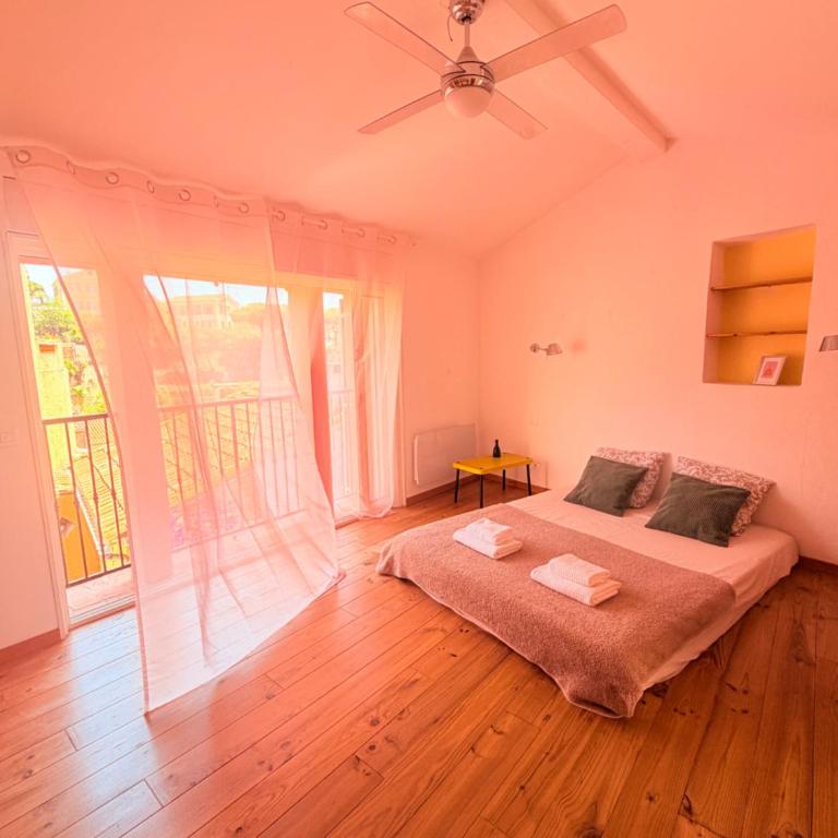 Bormes center 75 m2 artistic stay 2 to 4 people - Two-Bedroom Apartment - 4